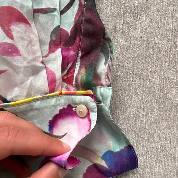 Robert Graham Silk Blend Blouse - Picture 4 of 7